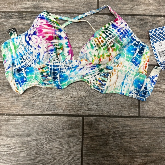 Sun and Sea Juniors Long Line Bikini Top with Front Lattice Detail and Adjustabl - Picture 3 of 4